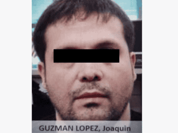 Joaquín Guzmán López estuvo acompañado de su abogado, Jeffrey Lichtman, el mismo que defendió al Chapo y que actualmente defiende a Ovidio Guzmán. ESPECIAL / SUN