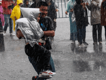 Las lluvias fuertes a intensas podrían ocasionar encharcamientos, inundaciones y deslaves. SUN / ARCHIVO