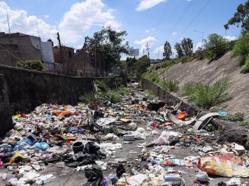 Bajan limpia de canales y suben inundaciones