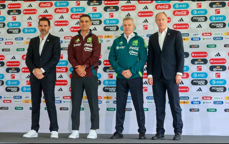 Javier Aguirre y Rafael Marquez fueron presentados el día de hoy. En la foto se encuentra Duilio Davino, director deportivo de selecciones nacionales varoniles, e Ivar Sisniega, presidente ejecutivo de la FMF. Imago7/ Eloisa Sánchez