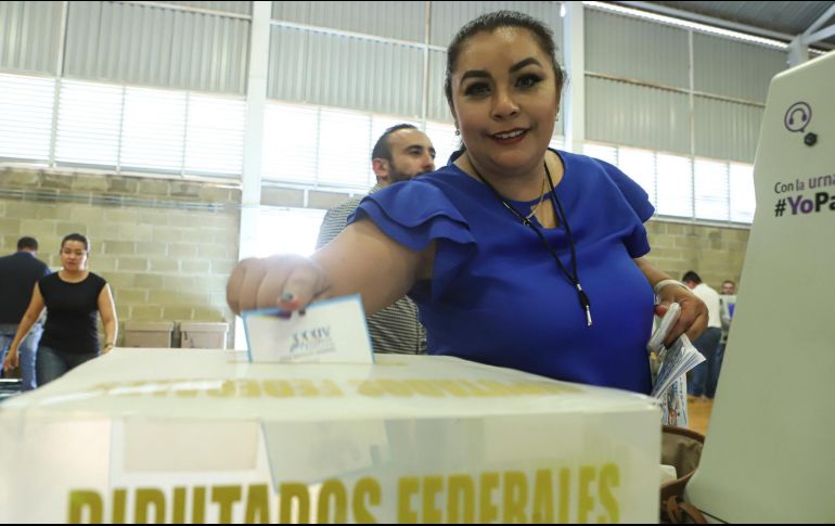 La oposición critica que el partido oficial y aliados buscan sobrerrepresentación; Morena defiende que la Constitución es clara al respecto. EL INFORMADOR/Archivo