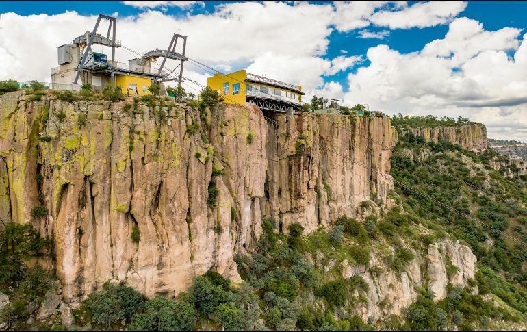 Barrancas del Cobre. En esta zona se puede viajar en el Tren Chepe, que hace un recorrido espectacular. CORTESÍA