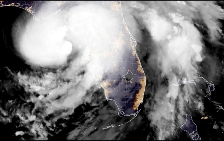 Según la trayectoria pronosticada por el NHC, el centro del ciclón atravesará lentamente el norte de Florida y el sur de Georgia. ESPECIAL / NOAA