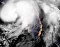 Según la trayectoria pronosticada por el NHC, el centro del ciclón atravesará lentamente el norte de Florida y el sur de Georgia. ESPECIAL / NOAA