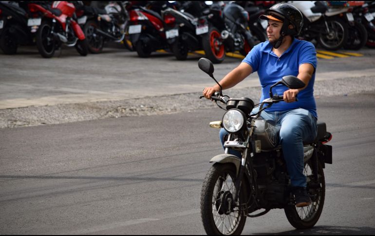 el director del Consejo Estatal para la Prevención de Accidentes (Cepaj), José Parra Sandoval, menciona que 67% de los motociclistas no portan el casco certificado en Guadalajara. EL INFORMADOR / ARCHIVO