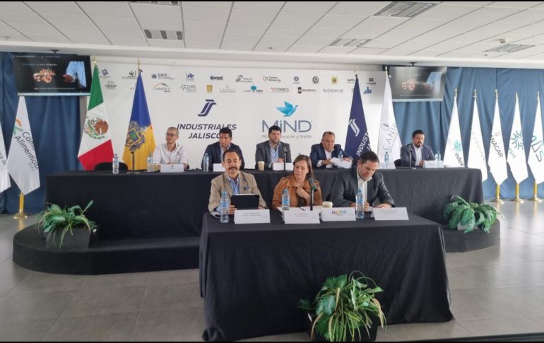 En el evento también se firmó un convenio entre la Secretaría de Turismo de Jalisco y Canirac para impulsar al sector restaurantero. ESPECIAL.