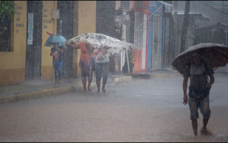 Las precipitaciones de mayor intensidad podrían generar deslaves, incremento en niveles de ríos y arroyos, así como desbordamientos e inundaciones. EFE/ARCHIVO