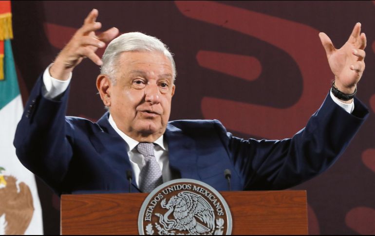 El peso mexicano sumó cuatro jornadas de retroceso frente al dólar, pero López Obrador afirma que México resiste bien esta depreciación. EFE