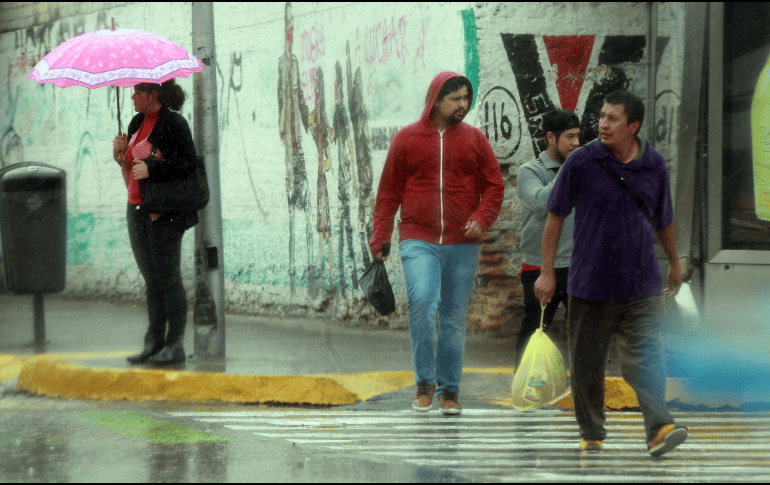 Las lluvias fuertes a muy fuertes podrían ocasionar encharcamientos, inundaciones y deslaves, así como incremento en los niveles de ríos y arroyos.  NTX / ARCHIVO