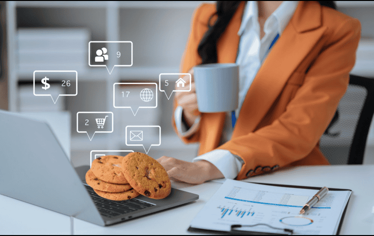 Aceptar cookies en Internet es una práctica común que puede mejorar la experiencia de navegación, pero también puede presentar riesgos significativos para tu privacidad y seguridad.  CANVA