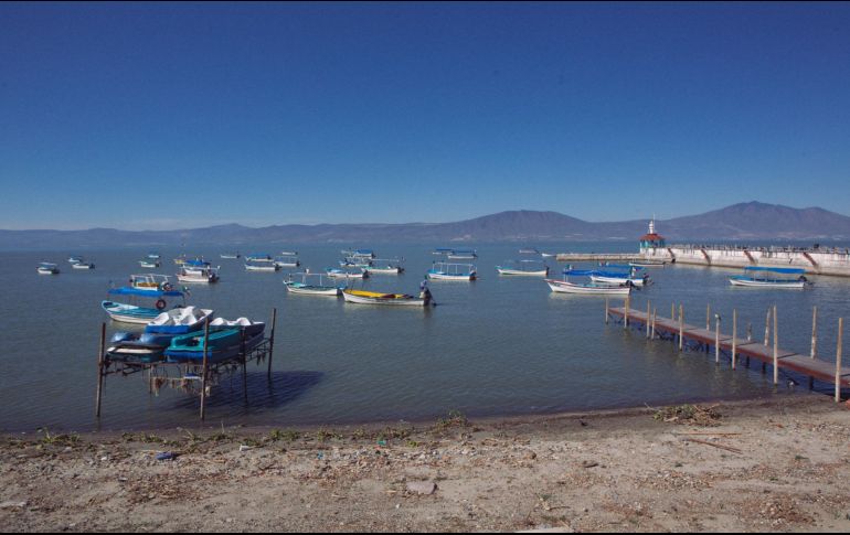 Por sus espectaculares vistas al lago, ubicación entre montañas, y agradable clima, el punto es ideal para capturar fotos para todos aquellos amantes de este pasatiempo. EL INFORMADOR / ARCHIVO