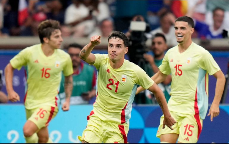 Sergio Camello (#21) fue el autor de los goles de la diferencia en la final ante Francia. AP/F. Seco