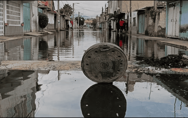 En los trabajos de limpieza se está haciendo uso de la bomba Goliat con el objetivo de evitar inundaciones. ESPECIAL