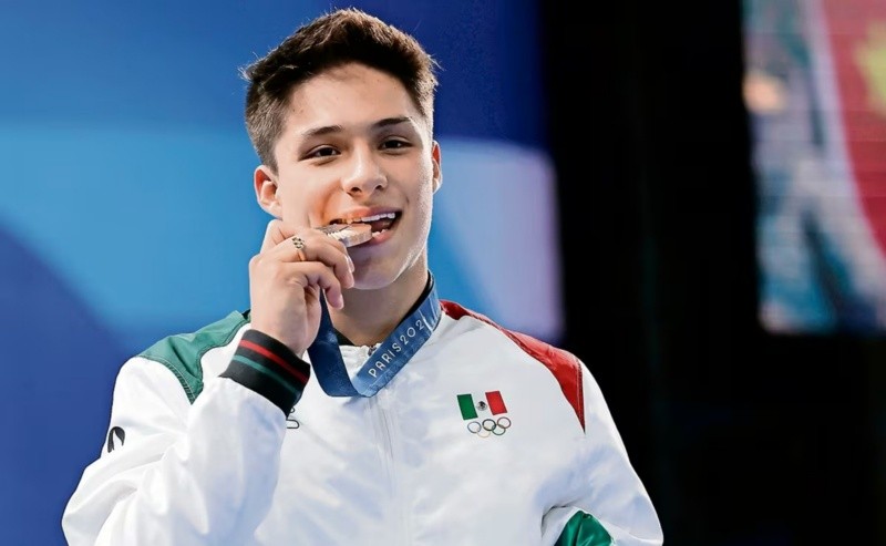  Osmar, quien nació en la Ciudad de México, se convirtió en doble medallista olímpico. AFP