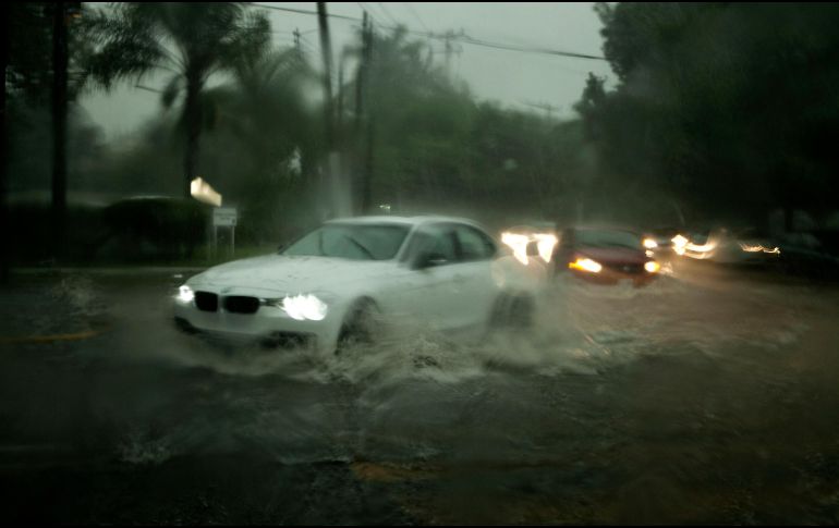 Las lluvias fuertes a intensas podrían ocasionar encharcamientos, inundaciones y deslaves, así como incremento en los niveles de ríos y arroyos. EL INFORMADOR / ARCHIVO