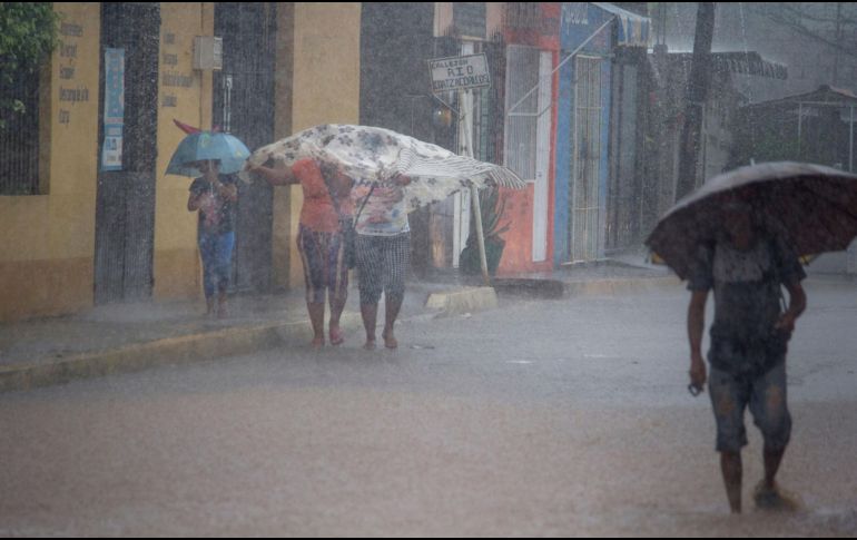 Este martes se esperan lluvias intensas acompañadas de descargas eléctricas y granizo en gran parte de México. EFE/ARCHIVO