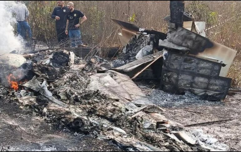 Según reportes de diversos medios brasileños, el avión transportaba al empresario Arni Alberto Spiering, de 70 años, quien estaba involucrado en negocios de combustible y era propietario de un club de fútbol, junto con dos de sus nietos.  ESPECIAL/Policía Militar