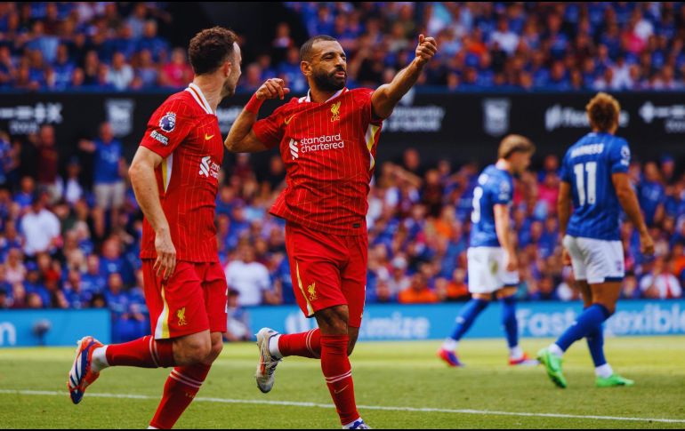 La nueva era del Liverpool bajo el mando de Arne Slot inició con una victoria 2-0 ante el recién ascendido Ipswich Town. EFE / T. Akmen