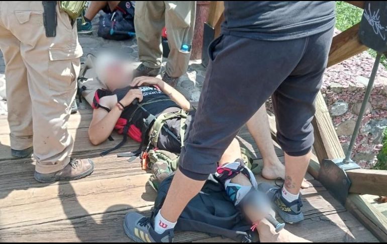 De acuerdo con reportes, el hombre habría intentado escalar uno de los cables tensores del puente para tomar una foto desde esa altura. ESPECIAL/ Protección Civil