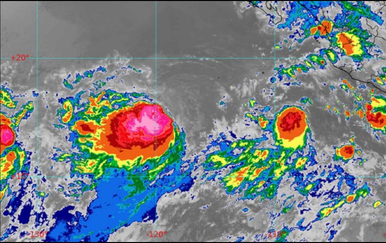 La tormenta continúa su desplazamiento sobre el Océano Pacífico. ESPECIAL / SMN