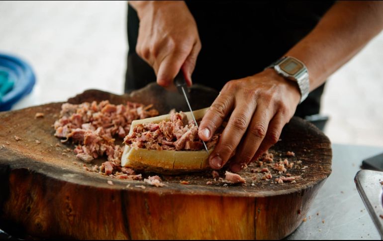 La torta ahogada es un platillo insgnia de Guadalajara. EL INFORMADOR/ ARCHIVO