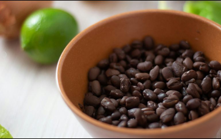 Los frijoles negros son una fuente rica en nutrientes. Unsplash.