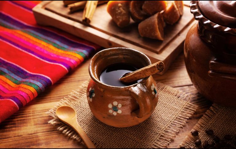 Beber café es una de las tradiciones más comunes en personas de todo el mundo. ESPECIAL / CANVA