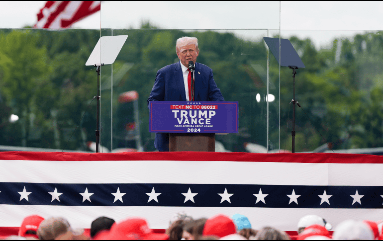 El candidato presidencial republicano Donald Trump durante un acto de campaña en el Museo de la Aviación de Carolina del Norte. AP/Julia Nikhinson