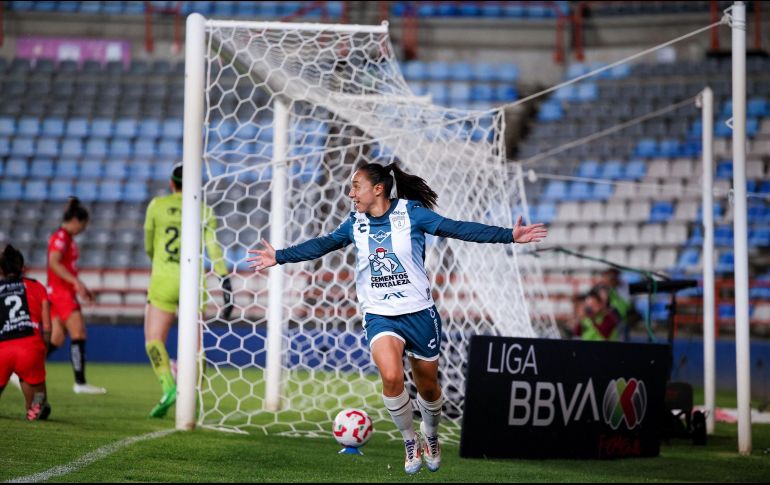 Charlyn Corral abrió el marcador con el que fue su gol número 100 con el Pachuca. IMAGO7/E. Sánchez