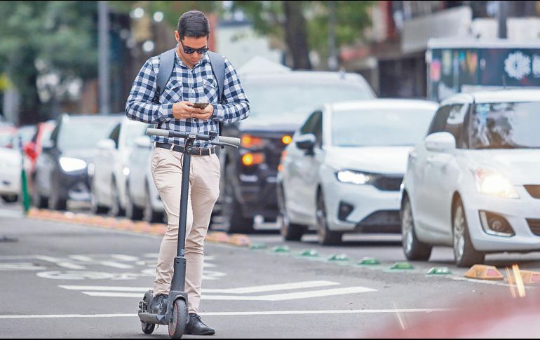 Los patines eléctricos no ofrecen la misma protección que otros vehículos, dejando al usuario vulnerable a lesiones en caso de caídas o colisiones. EL INFORMADOR/H. Figueroa