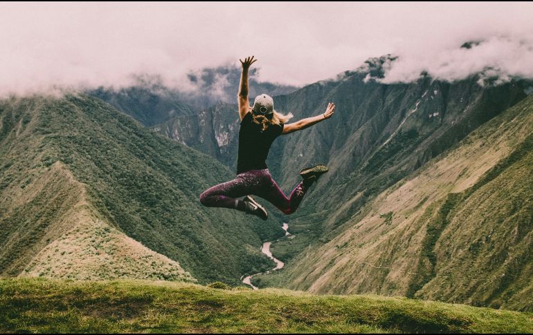 La astrología ofrece una visión única sobre el propósito en la vida de cada signo, brindando orientación sobre cómo encontrar significado y satisfacción personal. CANVA