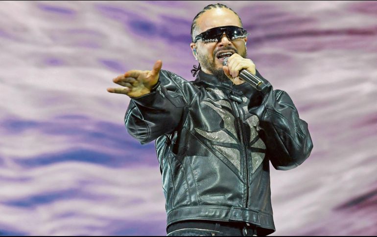 El cantante colombiano, presente en el escenario del Festival Coachella, se alista para debutar como actor. AFP