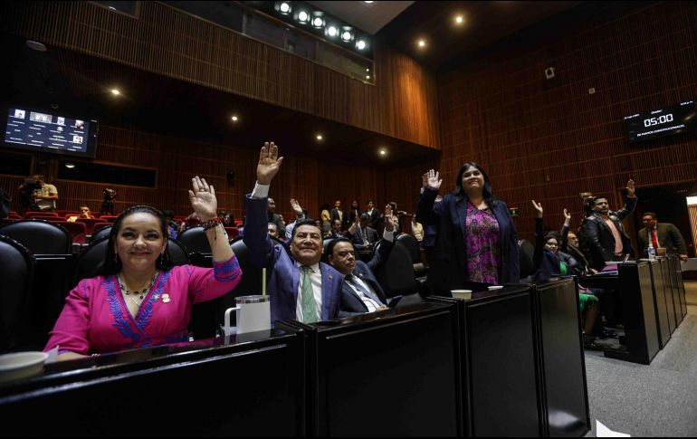 Diputados de Morena y sus aliados concretaron el primer paso para fulminar a los órganos autónomos. SUN/G. Pano