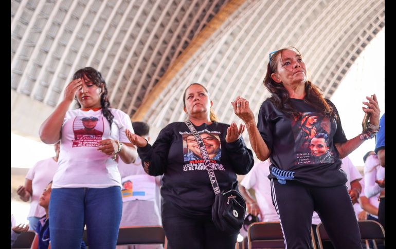 Durante el sermón el cardenal Francisco Robles Ortega, quien ofreció esta misa, instó a las familias a no perder la fe en Dios y en que sus seres queridos habrán de ser encontrados, y les pidió que sigan unidas en su lucha. EL INFORMADOR / H. Figueroa