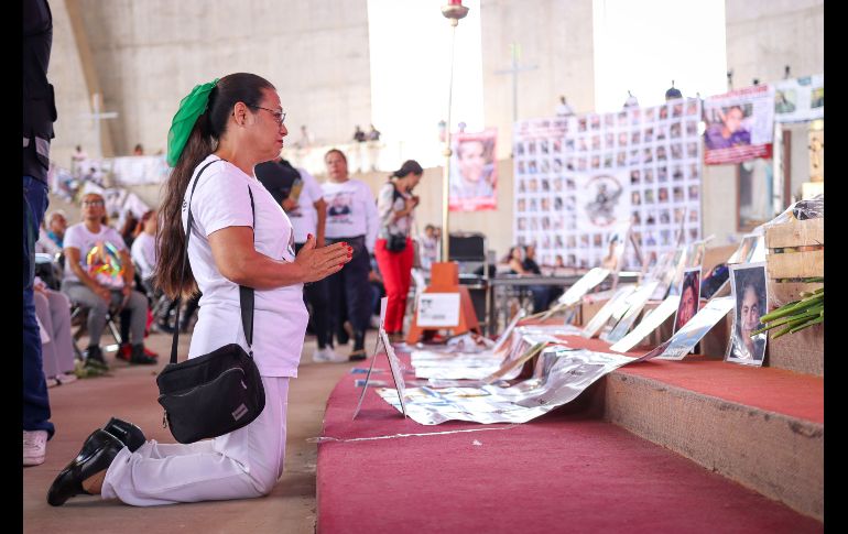 Durante el sermón el cardenal Francisco Robles Ortega, quien ofreció esta misa, instó a las familias a no perder la fe en Dios y en que sus seres queridos habrán de ser encontrados, y les pidió que sigan unidas en su lucha. EL INFORMADOR / H. Figueroa