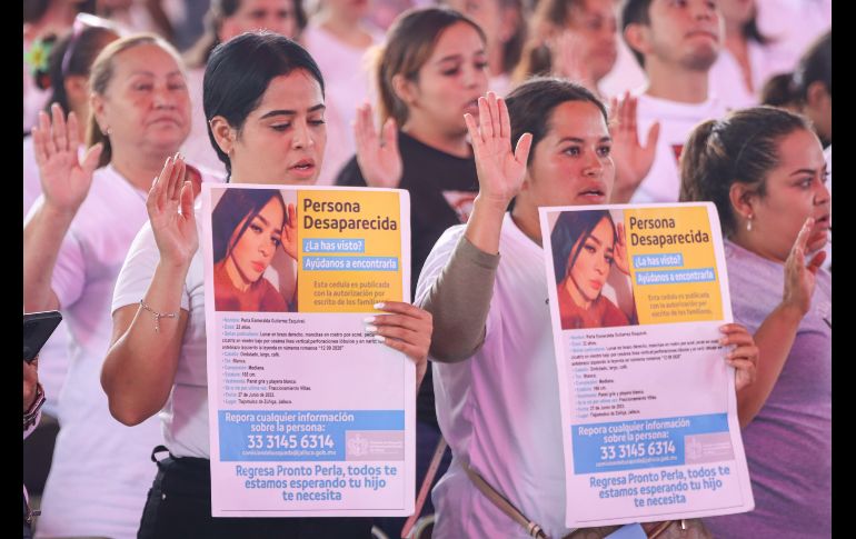 Durante el sermón el cardenal Francisco Robles Ortega, quien ofreció esta misa, instó a las familias a no perder la fe en Dios y en que sus seres queridos habrán de ser encontrados, y les pidió que sigan unidas en su lucha. EL INFORMADOR / H. Figueroa