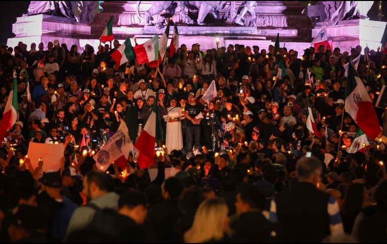 Trabajadores del Poder Judicial se concentraron en la glorieta del Ángel de la Independencia para manifestarse en contra de la reforma al Poder Judicial propuesta por el Presidente López Obrador. SUN/ D. Simón Sánchez.