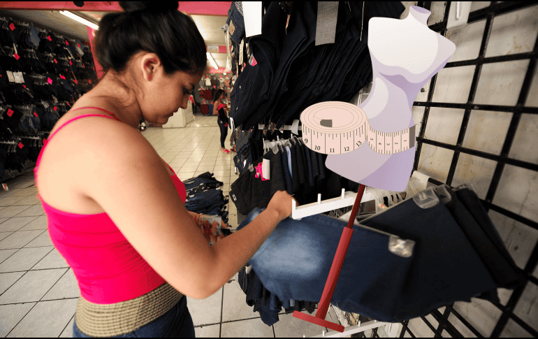 La parte central del municipio alberga la mayor cantidad de tiendas de ropa que pueden ofertar prendas de vestir casual, hasta ropa especial, como vestidos de novia o tradicionales. EL INFORMADOR / ARCHIVO