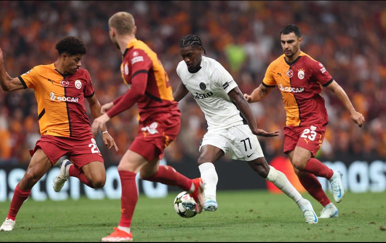 Ayer el Galatasaray se quedó sin jugar el torneo al ser eliminado por el Young Boys de Suiza. EFE/T. Bozoglu