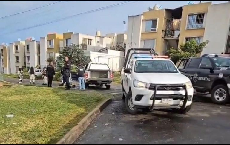 Elementos de la Policía municipal de El Salto, de la Policía Estatal y de la Guardia Nacional acudieron a la zona de los hechos para resguardar el lugar. ESPECIAL