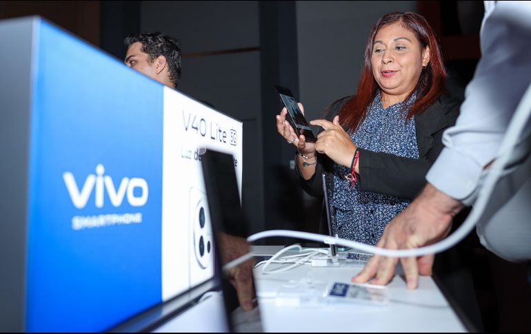 El V40 y el V40 Lite ya están disponibles para el consumidor gracias a Telcel. EL INFORMADOR/ H. Figueroa