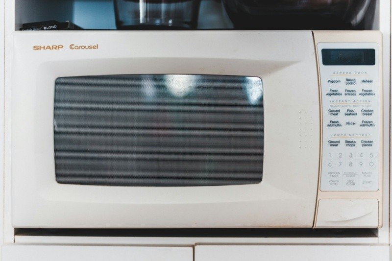 ¿El horno de microondas provoca cáncer? UNSPLASH/ Erik Mclean 