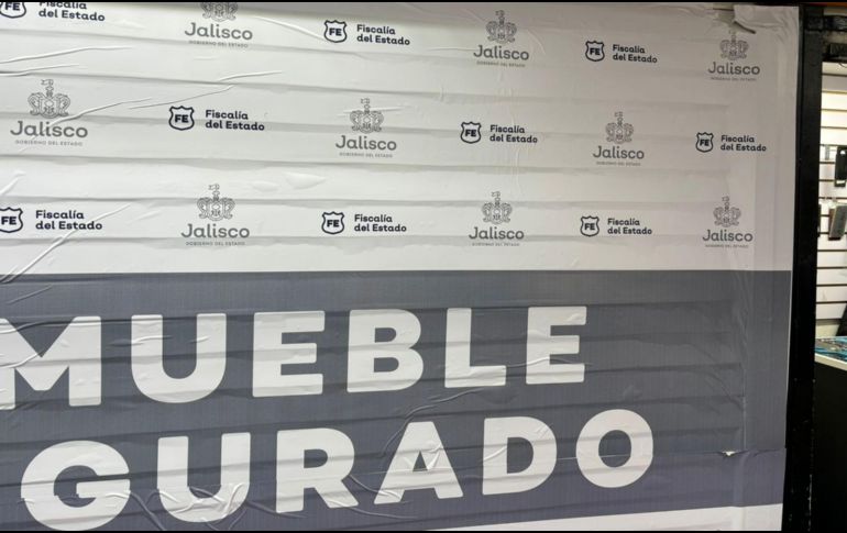 Fiscalía de Jalisco aseguró el local marcado con el número 232 de la plaza ubicada en el Centro Tapatío. ESPECIAL/FISCALÍA DE JALISCO