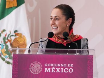 Durante la inauguración de la estación Santa Fe del Tren El Insurgente, Sheinabaum acompaño al Presidente Andrés Manuel López Obrador y anunció que ya están trabajando en analizar programas de agua. CORTESÍA/ X/@Claudiashein.