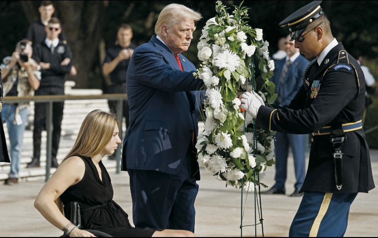 Donald Trump, el pasado 26 de agosto en el Cementerio Nacional de Arlington, donde están enterrados muchos soldados caídos en Afganistán. AFP