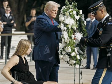 Donald Trump, el pasado 26 de agosto en el Cementerio Nacional de Arlington, donde están enterrados muchos soldados caídos en Afganistán. AFP