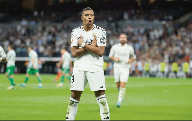 Después de no haber aparecido en los primeros tres juegos de Liga, Kylian Mbappé dio rumbo al Madrid. AFP