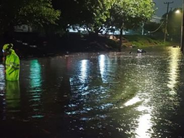 Distintos puntos de la ZMG se vieron afectados por la lluvia que cayó durante el amanecer. ESPECIAL/ Protección Civil