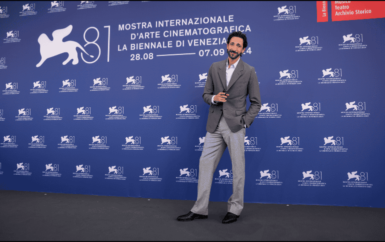 Adrien Brody posa para los fotógrafos en la sesión fotográfica de la película 'The Brutalist' .Vianney Le Caer/AP