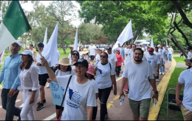 Los grupos de la sociedad civil habrán de concitar una gran manifestación popular afuera del Senado de la República antes se vote el refrendo a la aprobación de las reformas. EL INFORMADOR/ARCHIVO